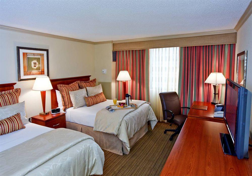Holiday Inn Tampa Westshore - Airport Area By Ihg Room photo