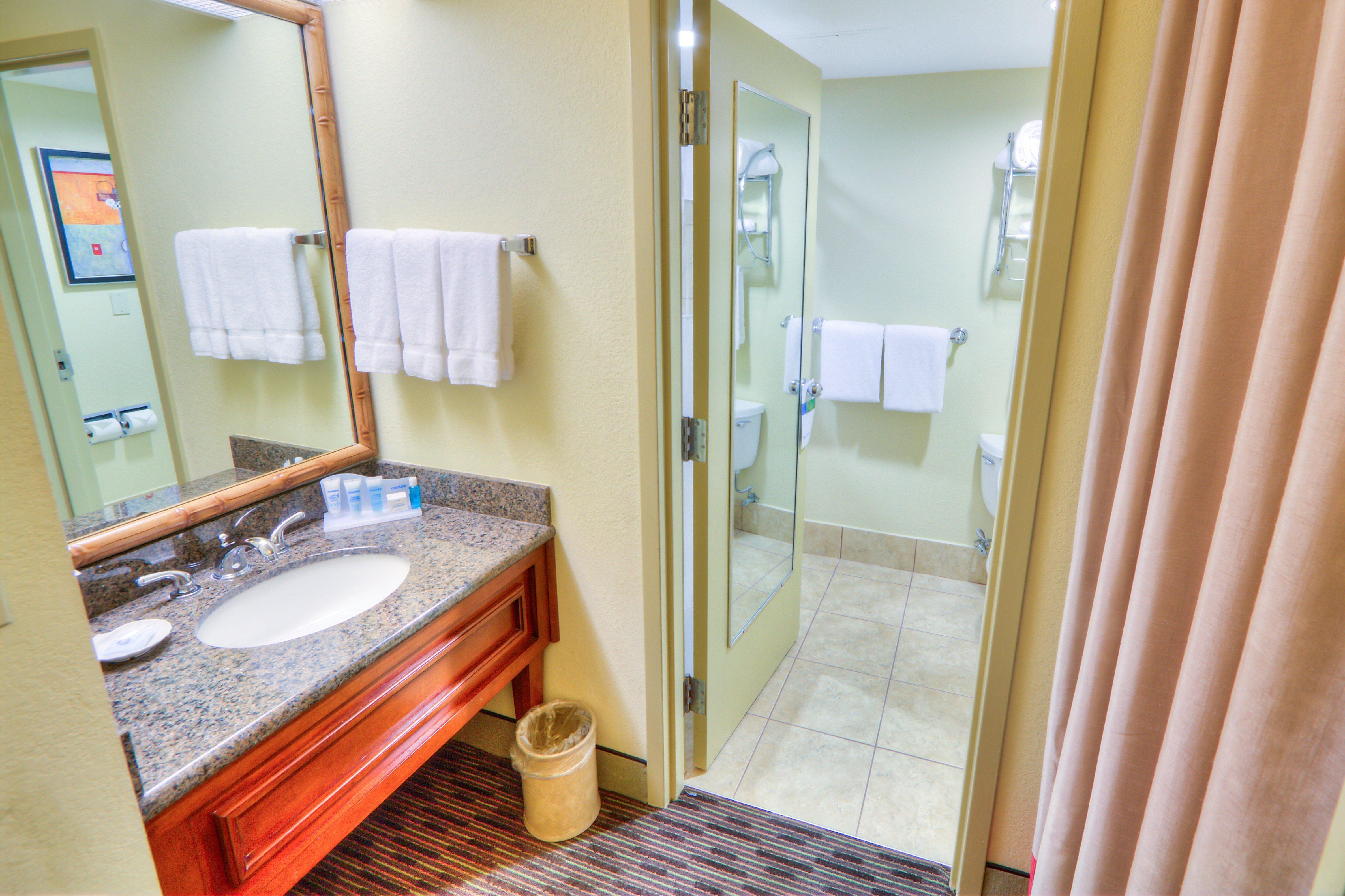 Holiday Inn Tampa Westshore - Airport Area By Ihg Exterior photo