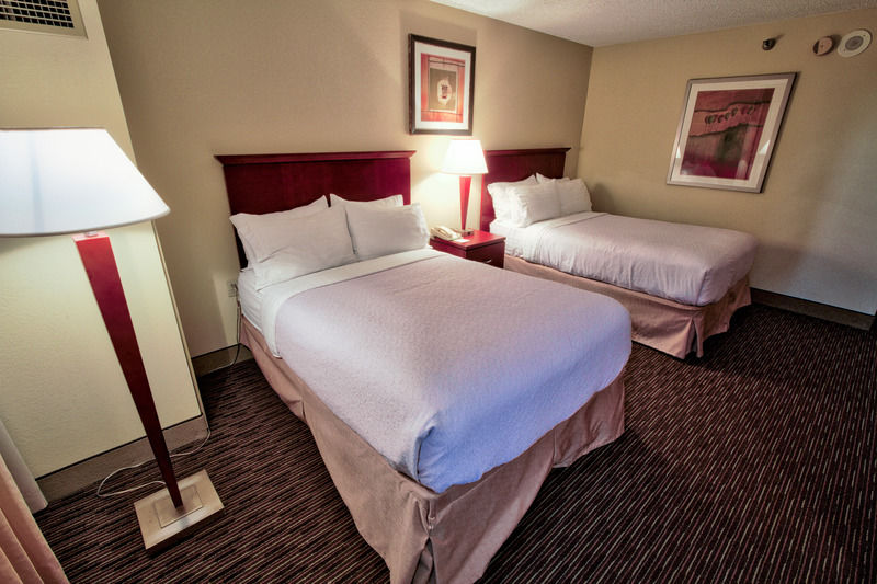 Holiday Inn Tampa Westshore - Airport Area By Ihg Exterior photo