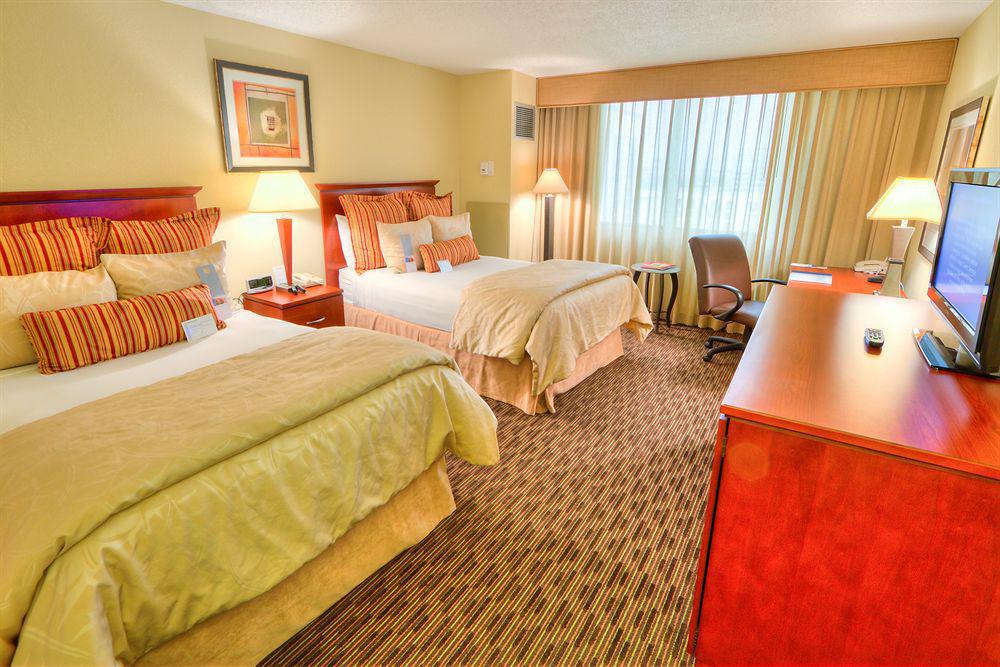 Holiday Inn Tampa Westshore - Airport Area By Ihg Exterior photo